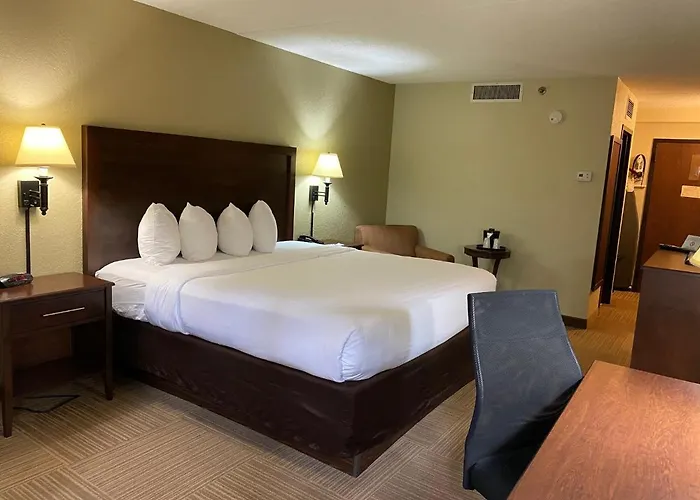 The Atrium Hotel On Third