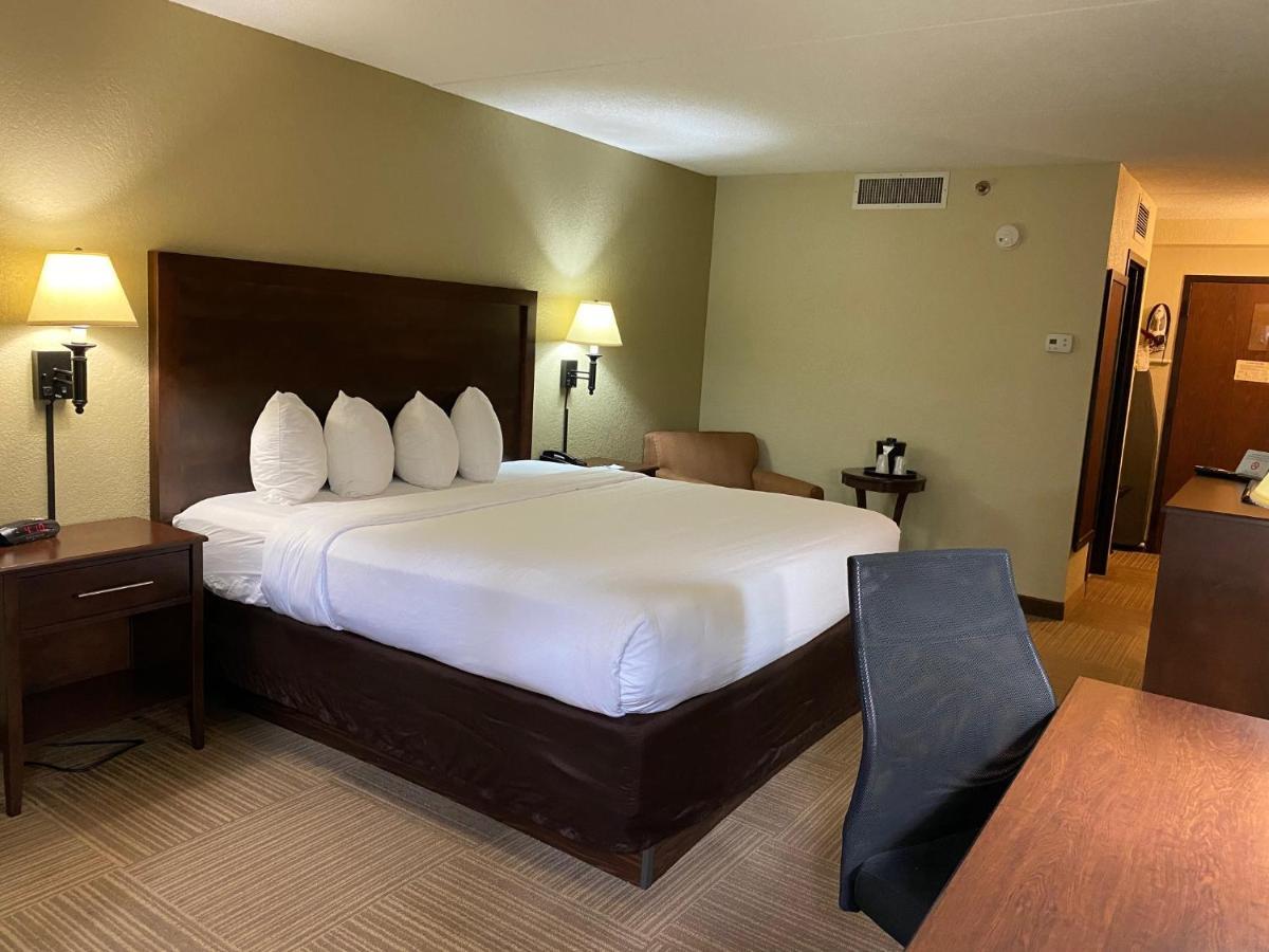 The Atrium On Third Hotel