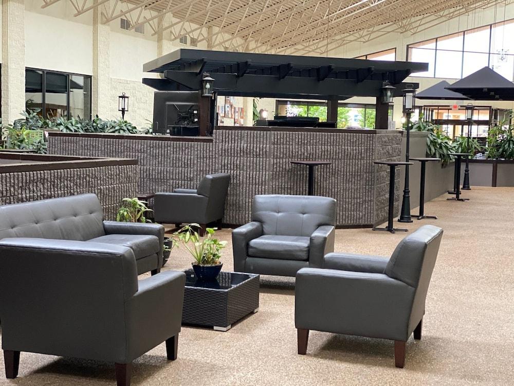The Atrium On Third 2* Quincy
