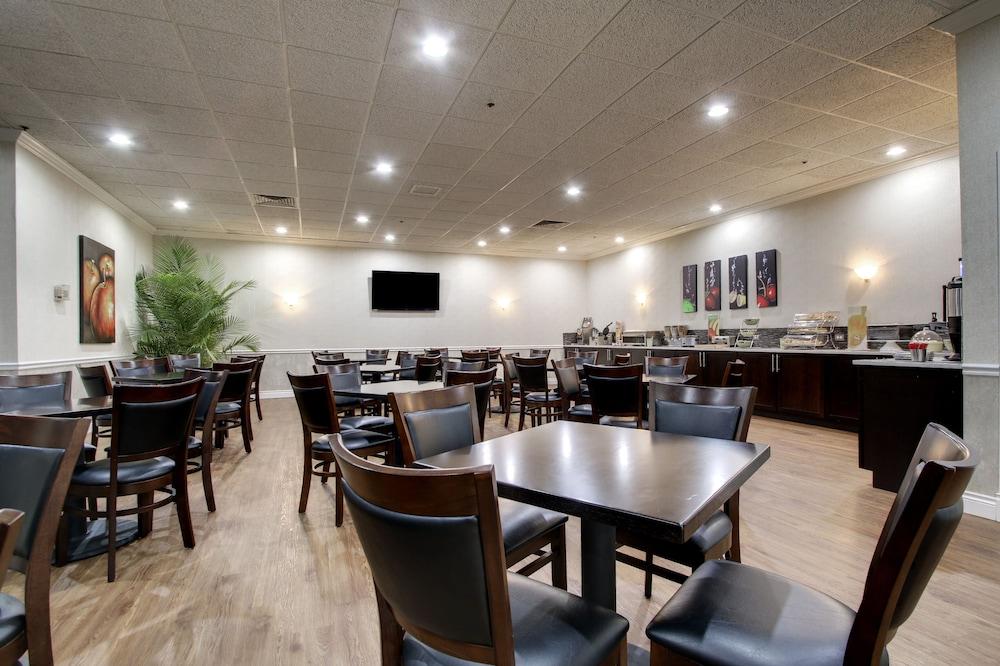 The Atrium On Third 2*