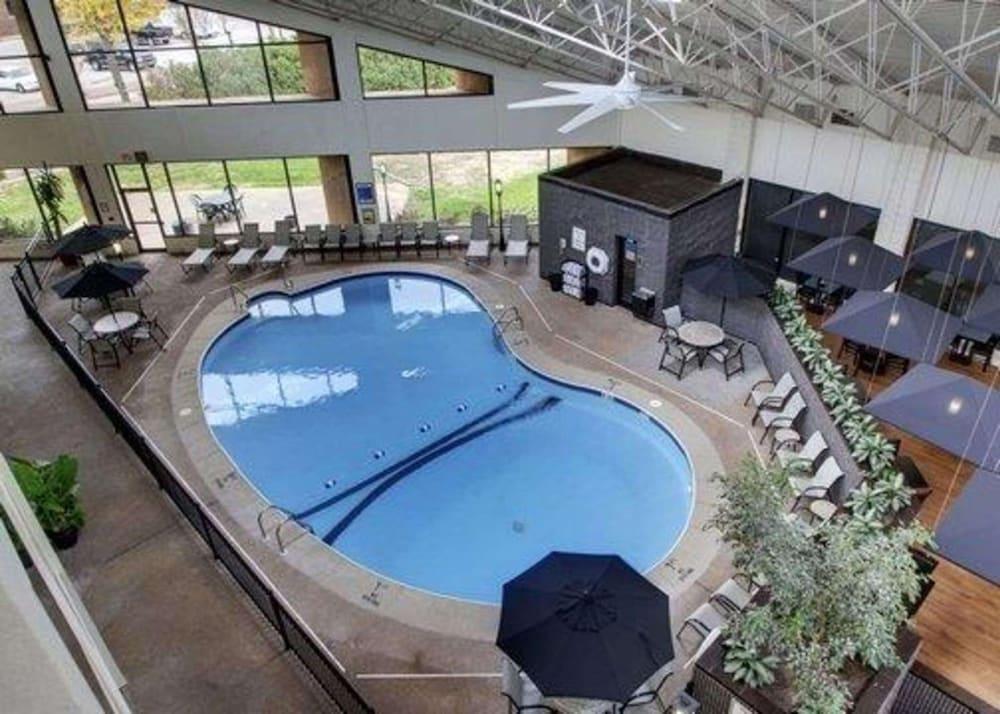 The Atrium On Third 2*